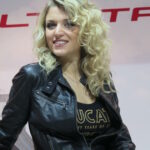 Chicas del Salón EICMA de Milán 2016