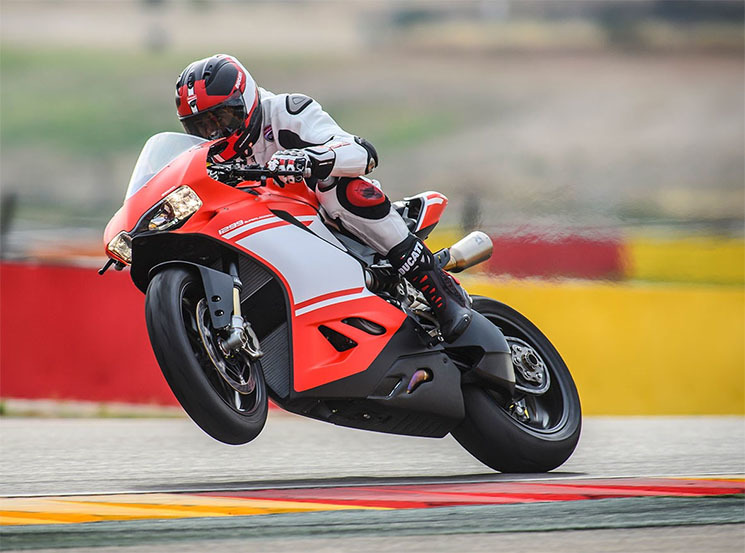 ducati panigale superleggera 2017 4