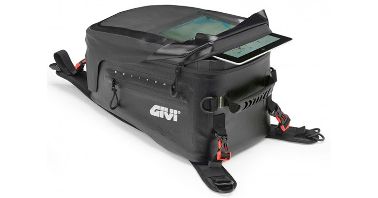 GIVI GRAVEL-T: las bolsas de moto para los días de lluvia y barro 11 givi gravel t 2