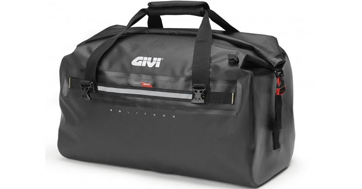 GIVI GRAVEL-T: las bolsas de moto para los días de lluvia y barro 13 givi gravel t 4