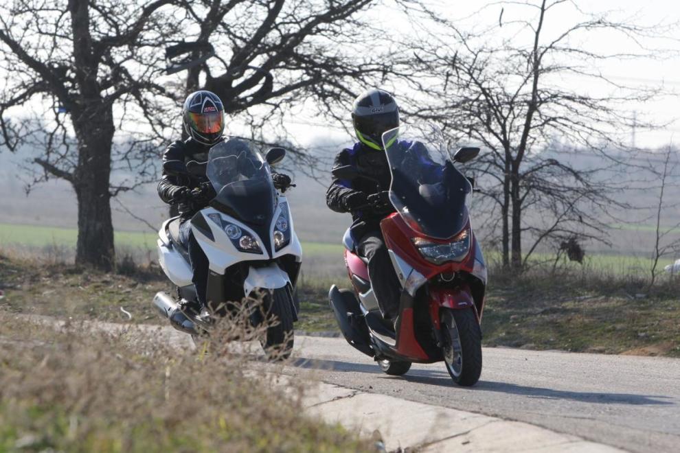 Enfrentamos el KYMCO Superdink 125 con el Yamaha NMAX 3 yamaha nmax kymco superdink 62 g