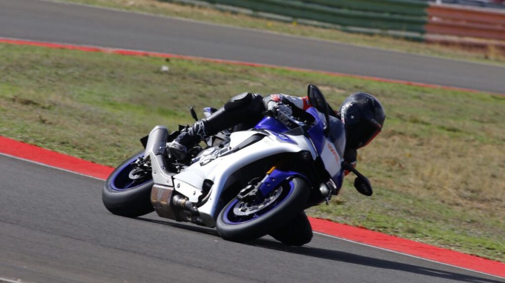 Qué es y cómo funciona el cigüeñal Crossplane de la Yamaha YZF-R1 11 Yamaha YZF-R1 en Albacete