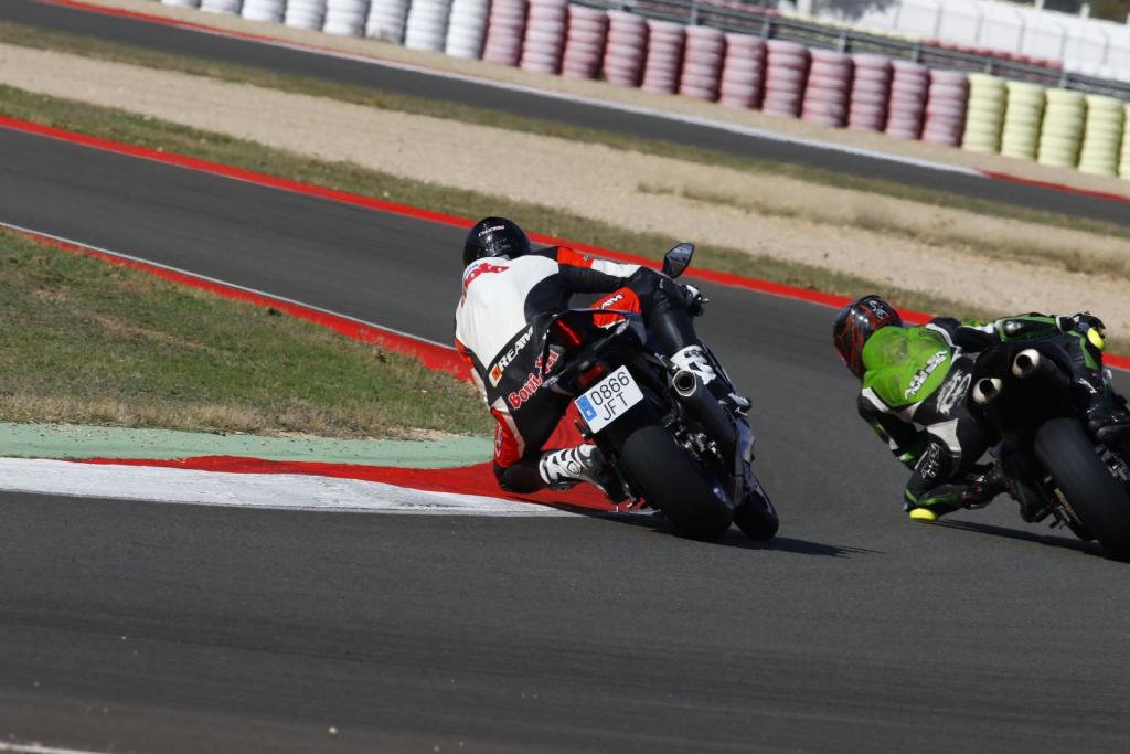 Yamaha YZF-R1 en el circuito de Albacete