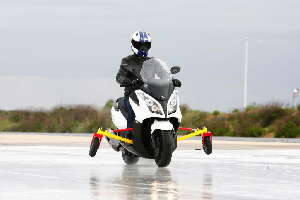 Cómo frenar de forma eficaz con el scooter 15 como frenar un scooter 0000
