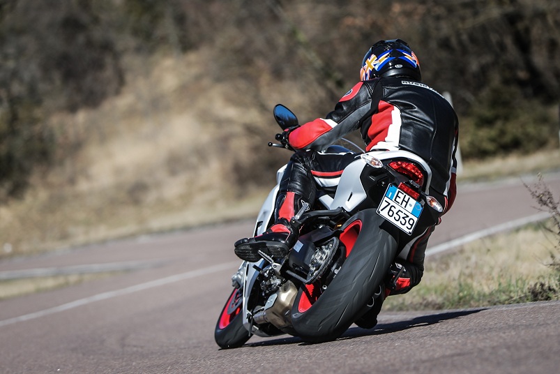 Ducati Supersport S trasera