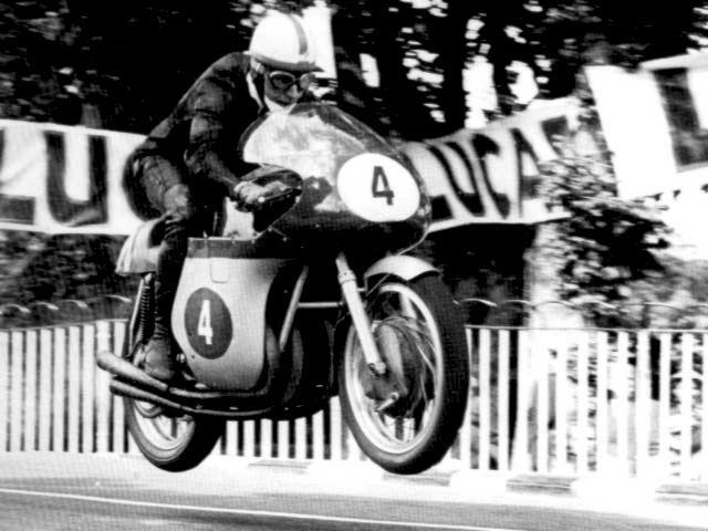 john surtees motorcycle race1