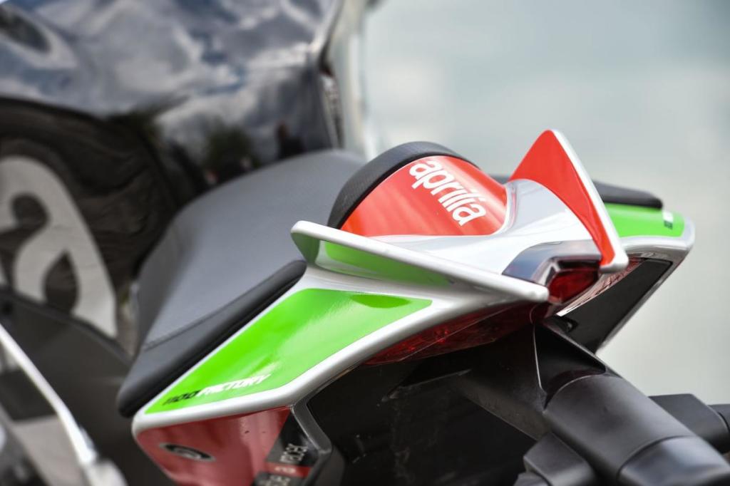 Aprilia Tuono V4