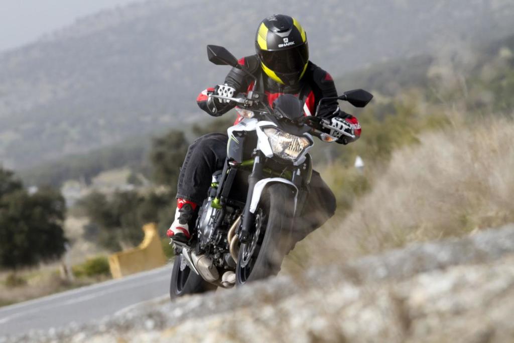 16 motos naked para el carnet A2 hasta 7.500 € - Fórmulamoto