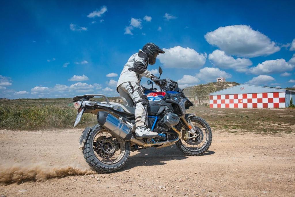 BMW R 1200 GS Ride derrapando