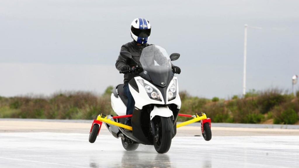 como frenar un scooter 0000 1 1 como frenar un scooter 0000 1 1