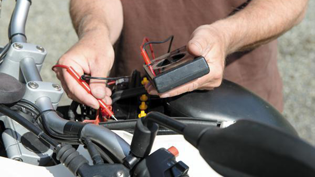 Así puedes alargar la vida de la batería de tu moto