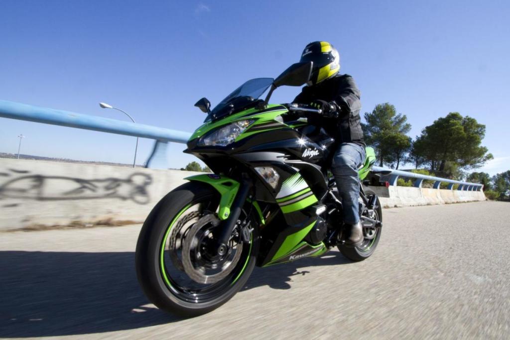 prueba kawasaki ninja 16 g