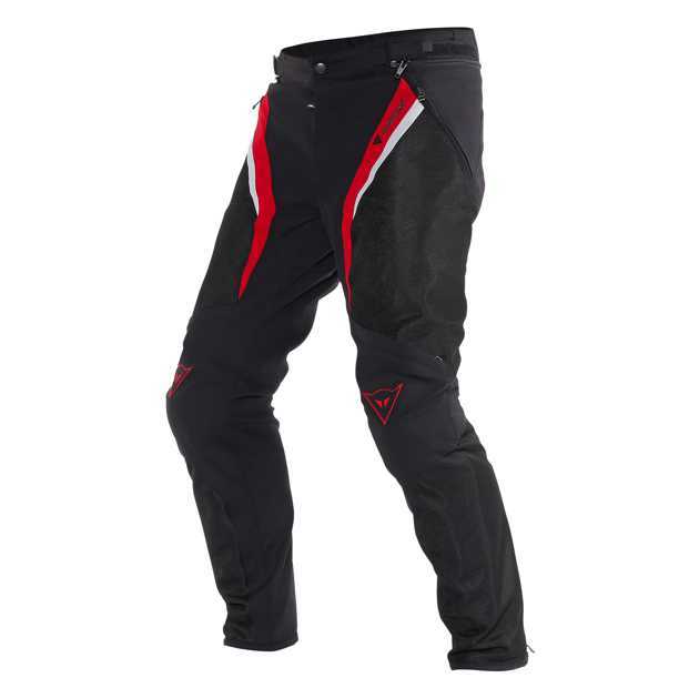 Equípate de pies a cabeza con el outfit de Dainese y AGV 3 equipamiento dainese agv 0006