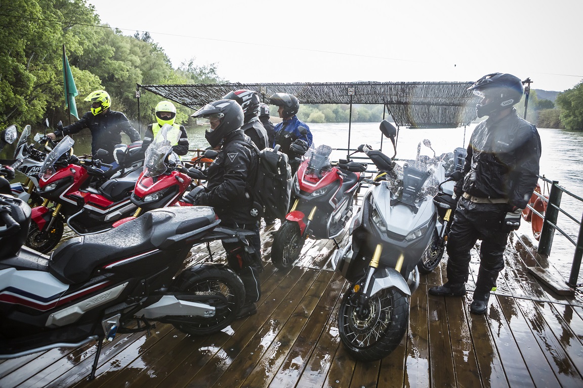 Cómo conducir la moto con lluvia 8 moto en lluvia 3