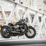 Triumph Bonneville Bobber Black