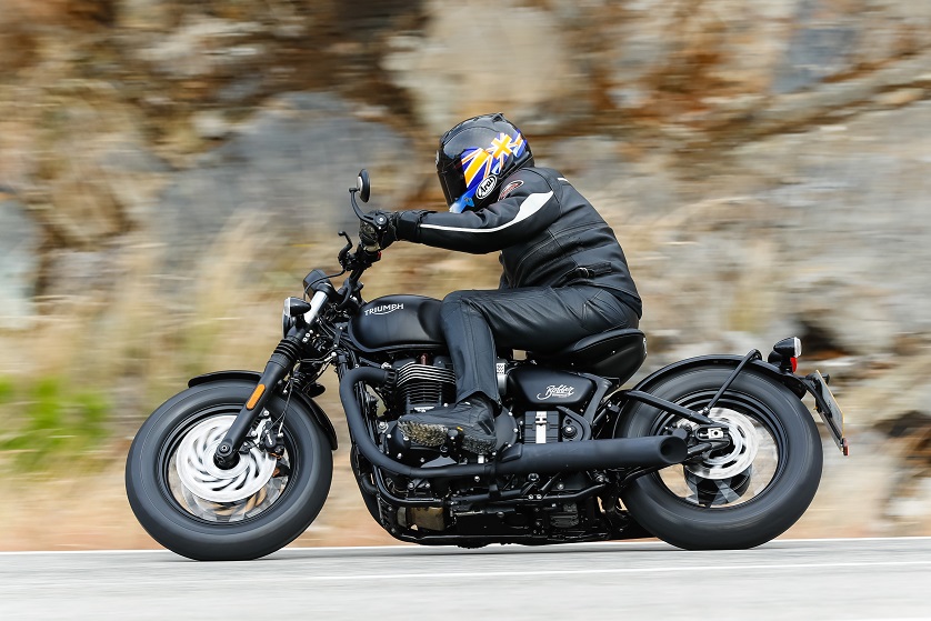 triumph bonneville bobber black 2