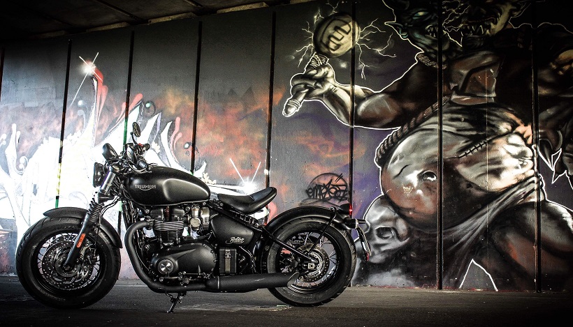 triumph bonneville bobber black 23