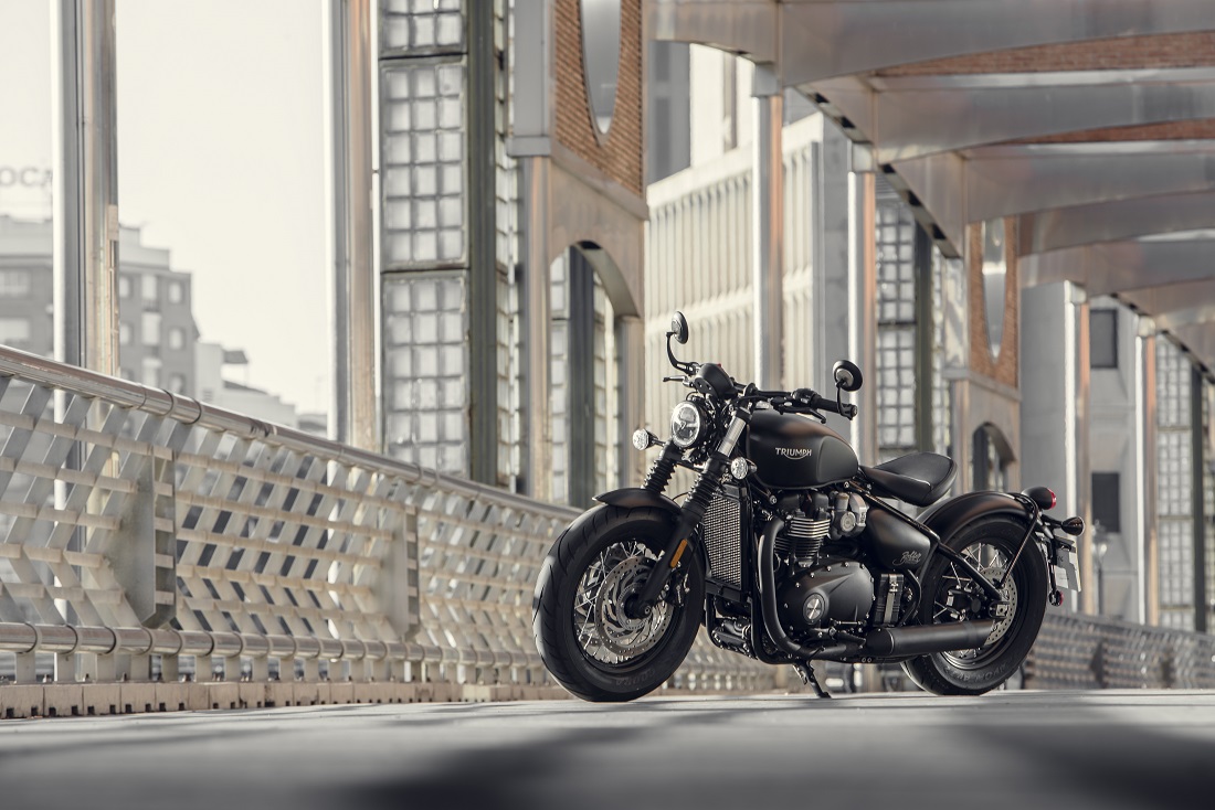 triumph bonneville bobber black 8