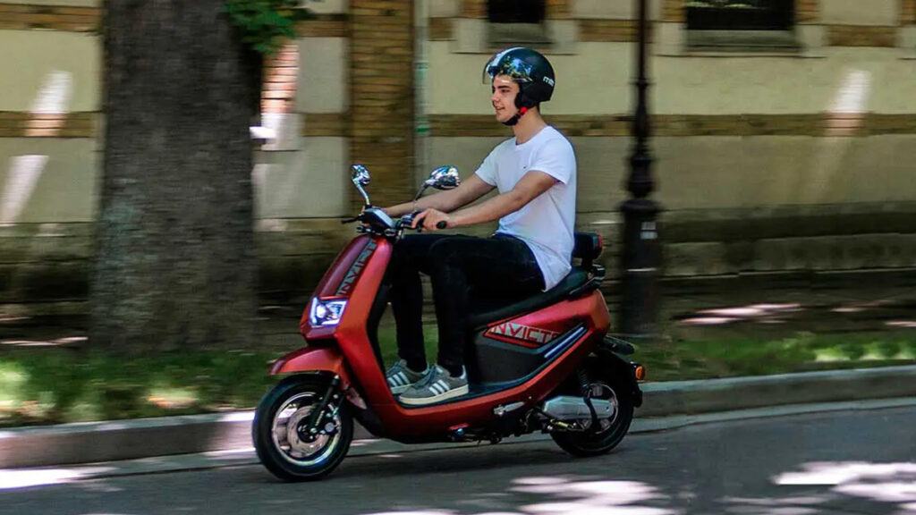Con qué edad se puede conducir cada tipo de moto 8 Ciclomotor