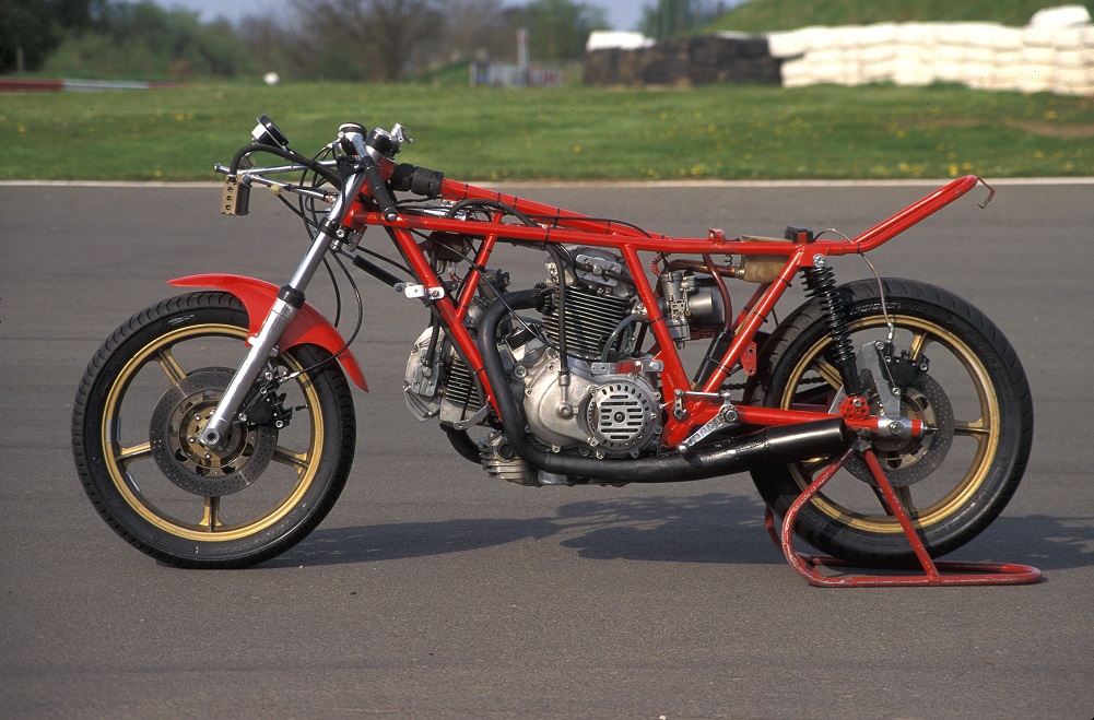 mike hailwood ducati 900 tt1 11