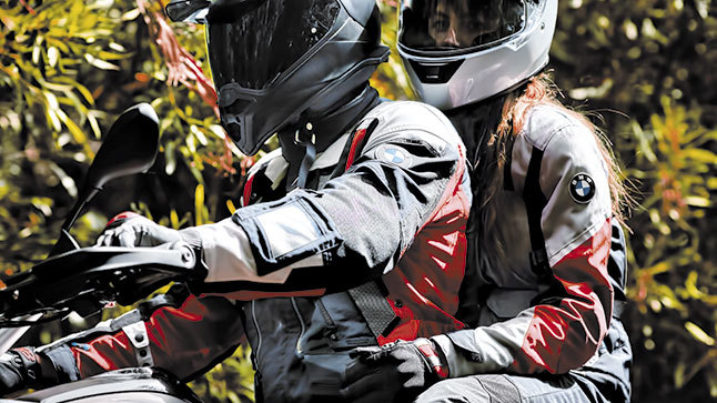 Venta ambulante ensayo Fuerza BMW GS Dry: el traje de moto trail para todo tiempo