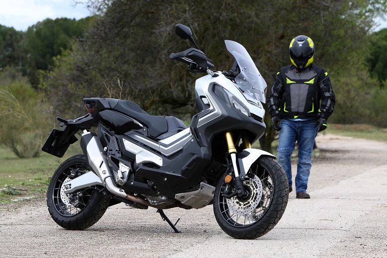 Honda x ADV 750