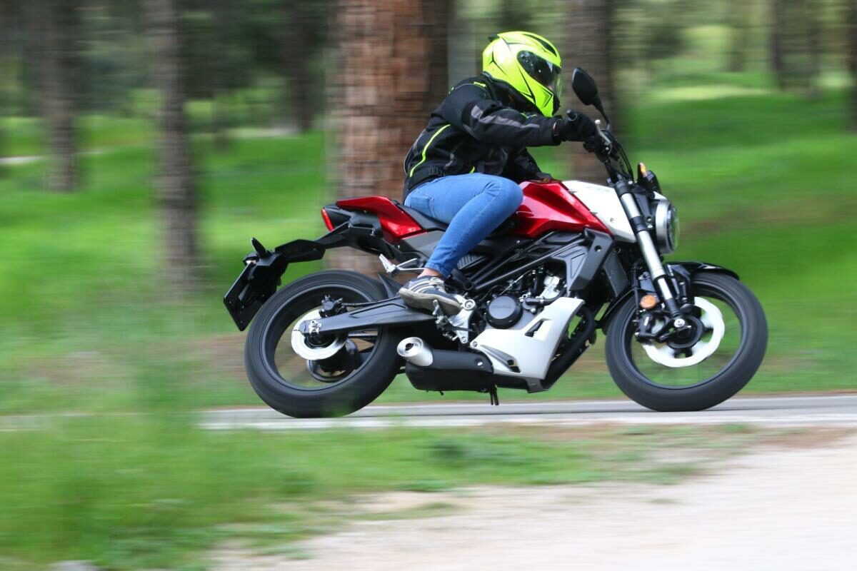 Estas son todas las motos 125 de Honda para el carnet de coche 1 Honda CB125R