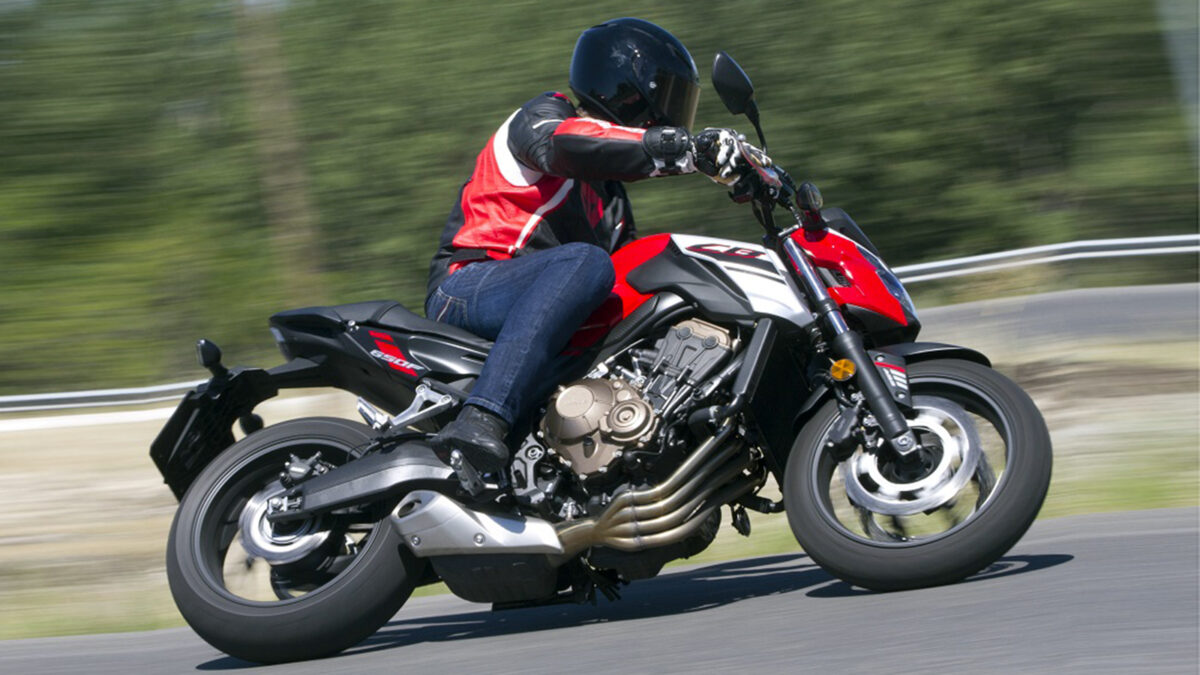 Cómo es una moto naked 1 moto naked