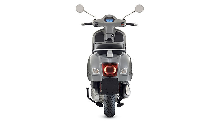 Vespa GTS SuperTech trasera