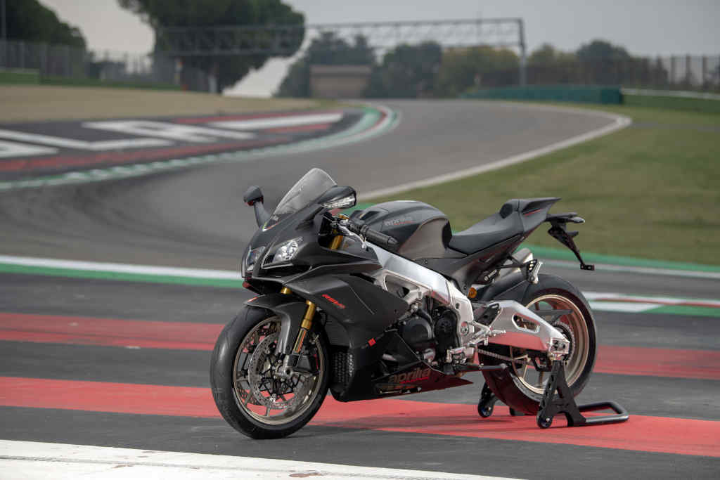 aprilia rsv4 1100 factory 1