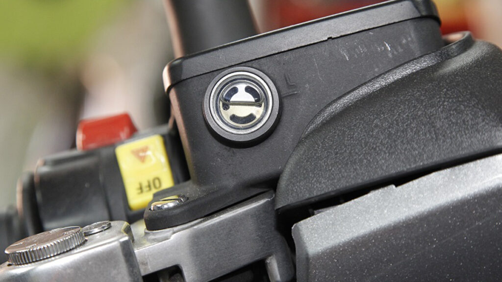 La importancia de los líquidos en el mantenimiento de la moto 9 mantenimiento moto líquido de frenos