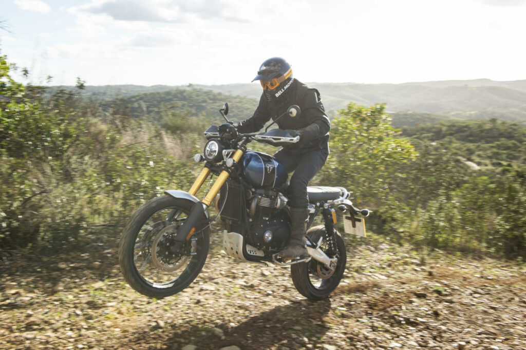 Aprende técnicas de conducción offroad con Triumph 8 Triumph Scrambler 1200 XE