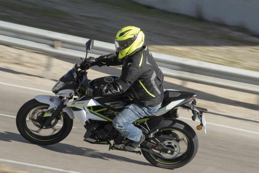 Las 10 motos naked 125 más rápidas 7 kawasaki z 125