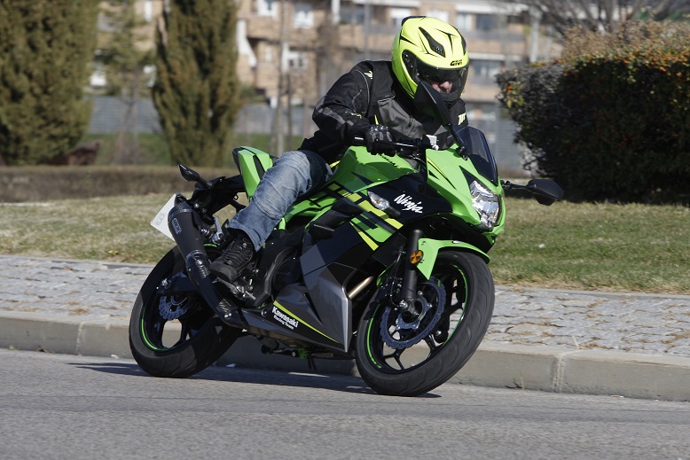 kawasaki ninja 125 11