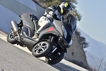 Los 10 scooters hasta 400 más rápidos para el carnet A2 6 peugeot metropolis