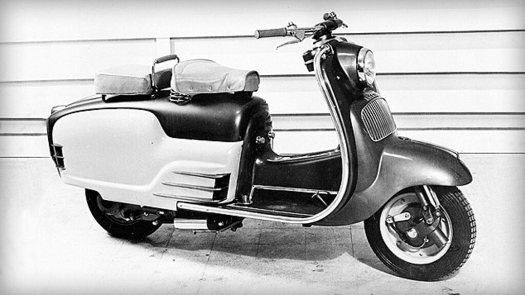 Nunca imaginaste que estas marcas habían fabricado scooters 2 Ducati Cruiser