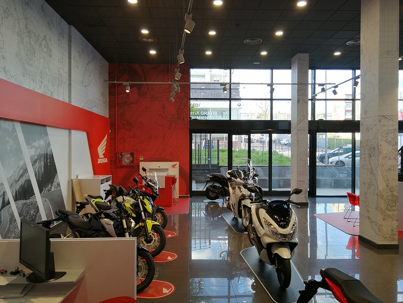 renting motos 4