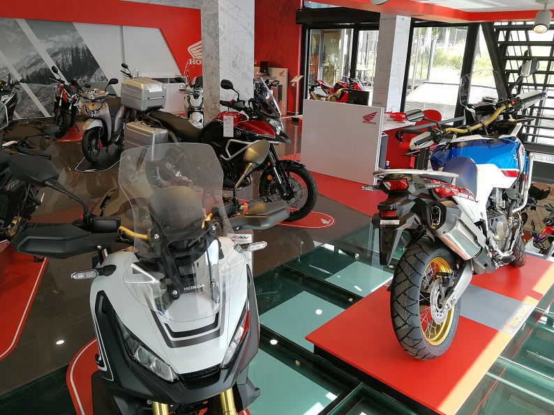 renting motos 5