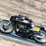 Fotos de Dani Pedrosa pilotando motos clásicas 25 Norton Manx 500 monocilíndrica de 1962