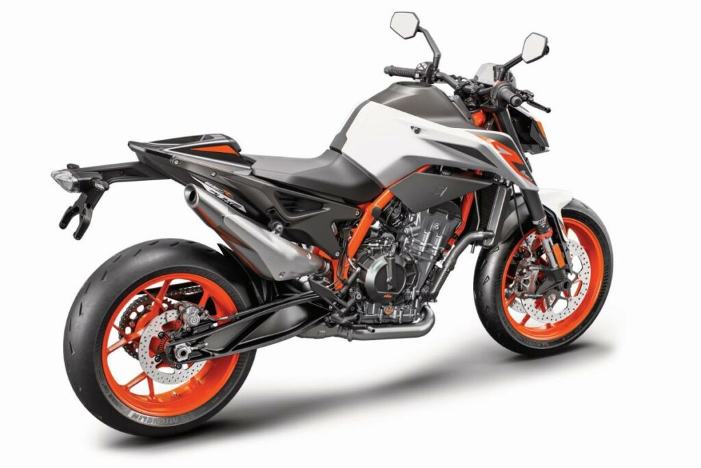 Ducati Monster SP: este es su precio y las motos naked rivales 13 KTM 890R Duke