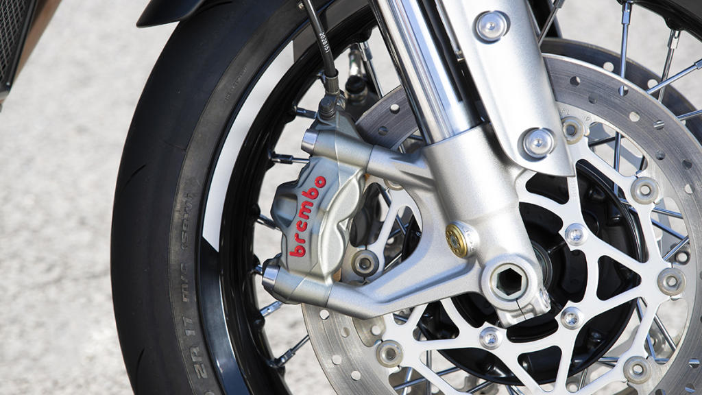 Triumph Thrxton RS pinzas Brembo