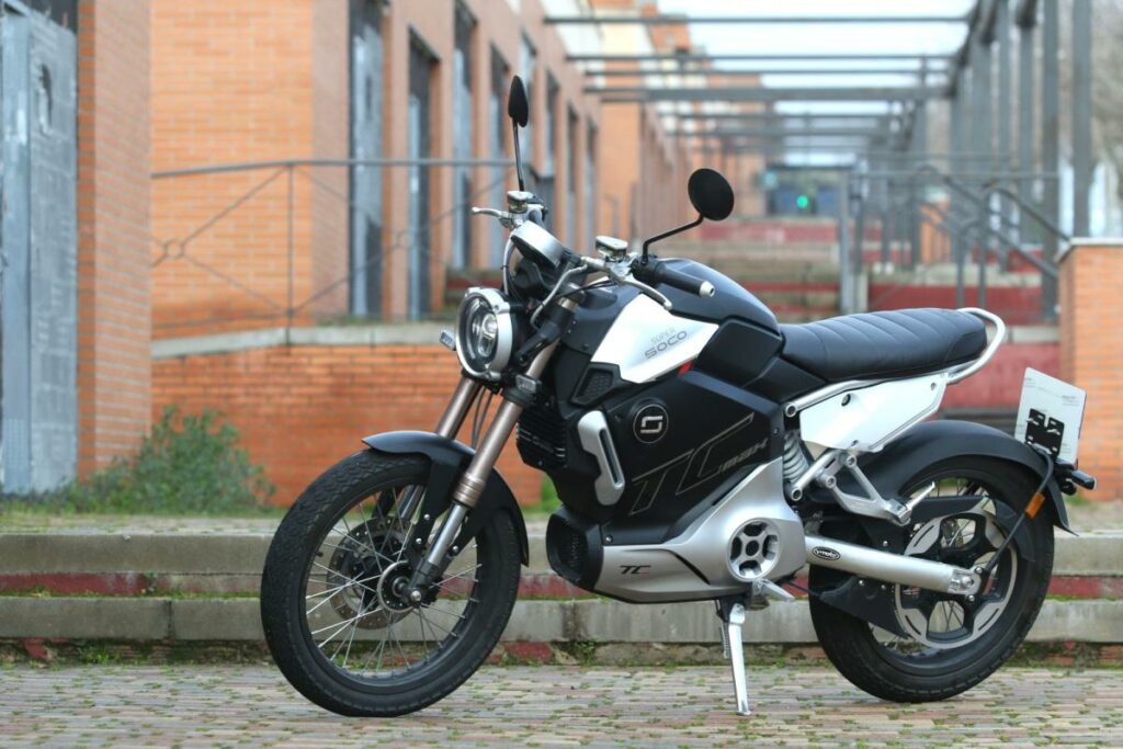 Este modelo neo retro de Super Soco está ahora en oferta y con condiciones de financiación especiales 11 Super Soco TC Max