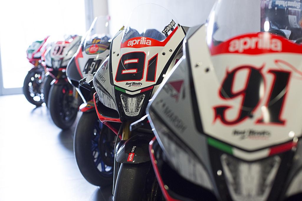 12 aprilia racing