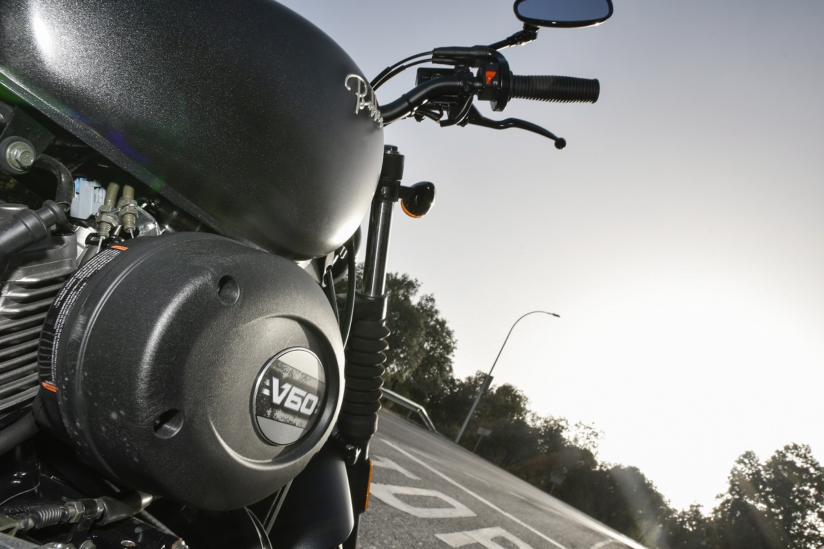 hyosung bobber gv300s 1