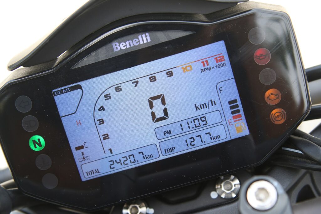 Motos naked: el estandarte de Benelli, a prueba 14 Benelli 752 S