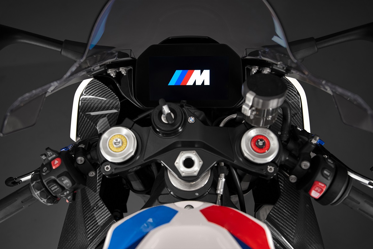 bmw m 1000 rr 7 1