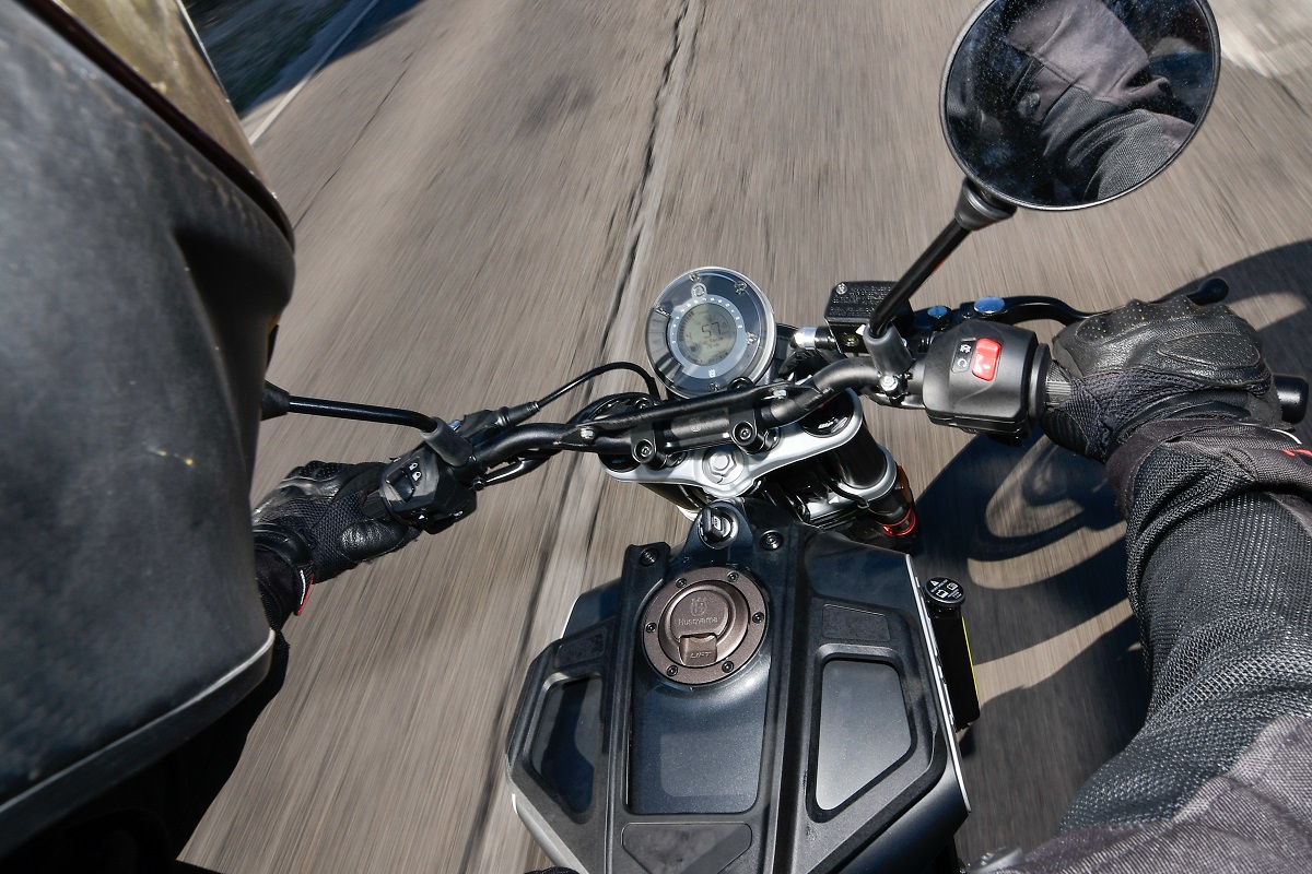 ¿Puede ser esta la naked más divertida para el carné A2? 9 husqvarna svartpilen 401 6