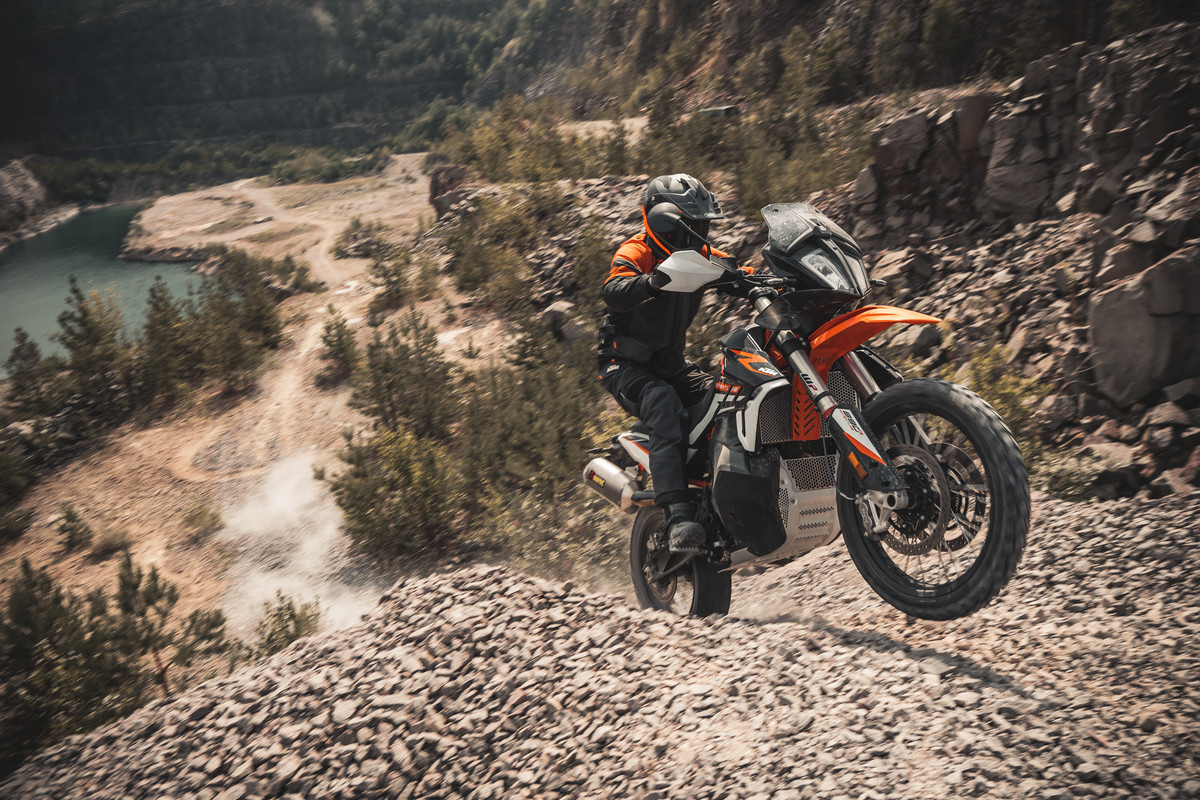 ktm adventure 890 r 3