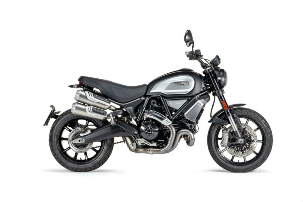 Máximo ahorro para la Scrambler Ducati 1100 en el mes del Black Friday para todas las versiones 13 Scdrambler Ducati 1100 Dark