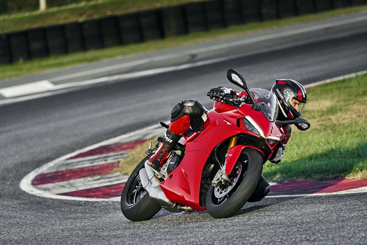 ducati supersport 950 11